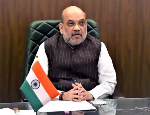 'अमित शाह ने जम्मू-कश्मीर में सुरक्षा स्थिति की समीक्षा की | '